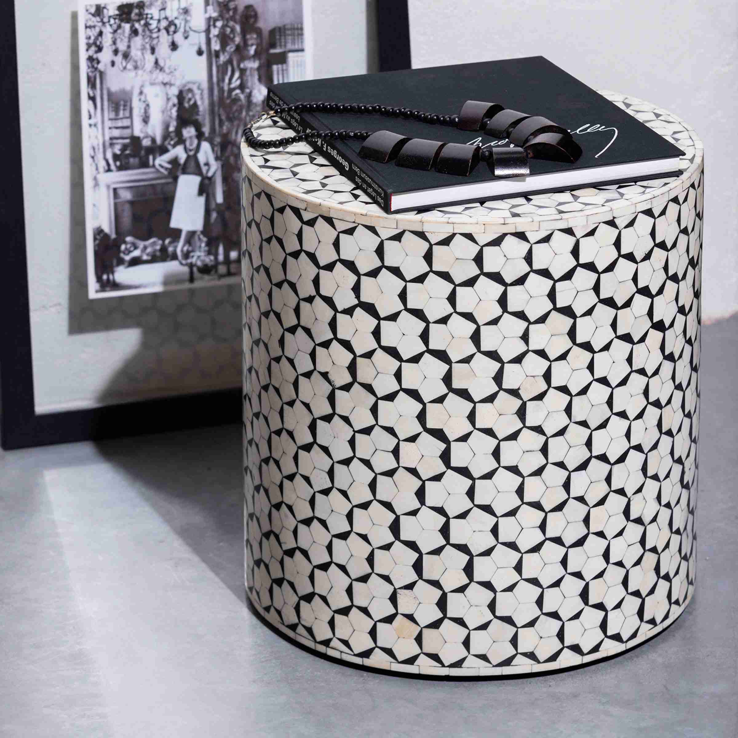 WOOOD Bijzettafel Neva Mangohout, 37cm - Zwart - Rond - Exclusive