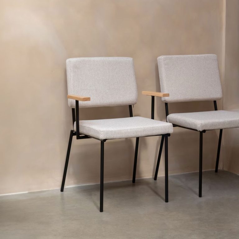 Zuiver Eetkamerstoel Fellow Met armleuning - Off White