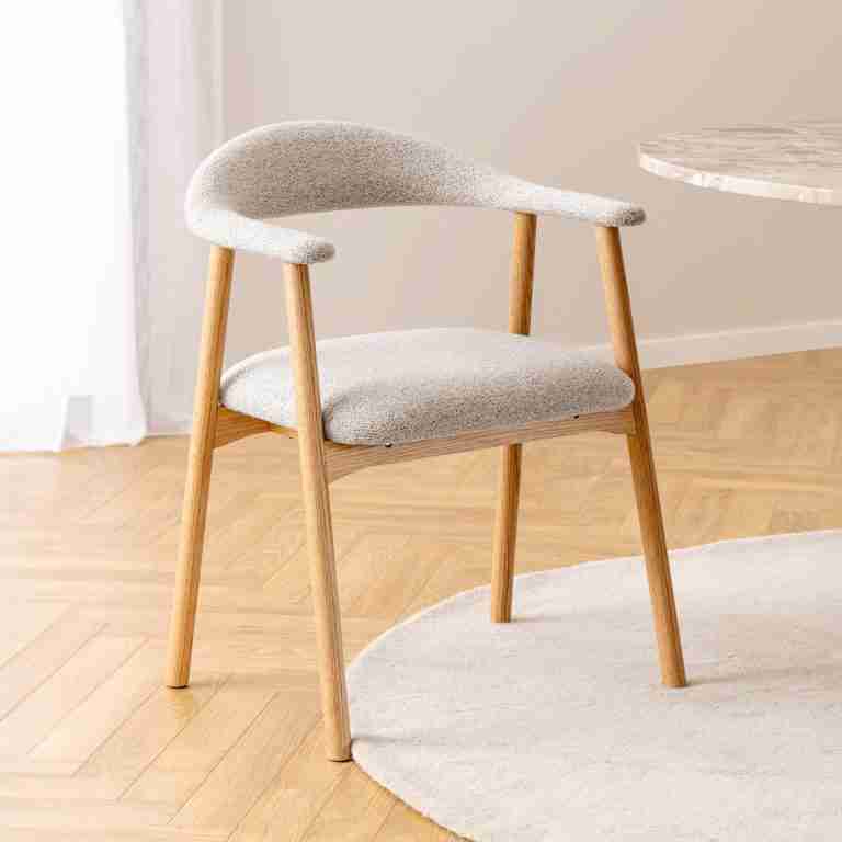 Bendt Eetkamerstoel 'Gerado' Eikenhout en bouclé, kleur Beige
