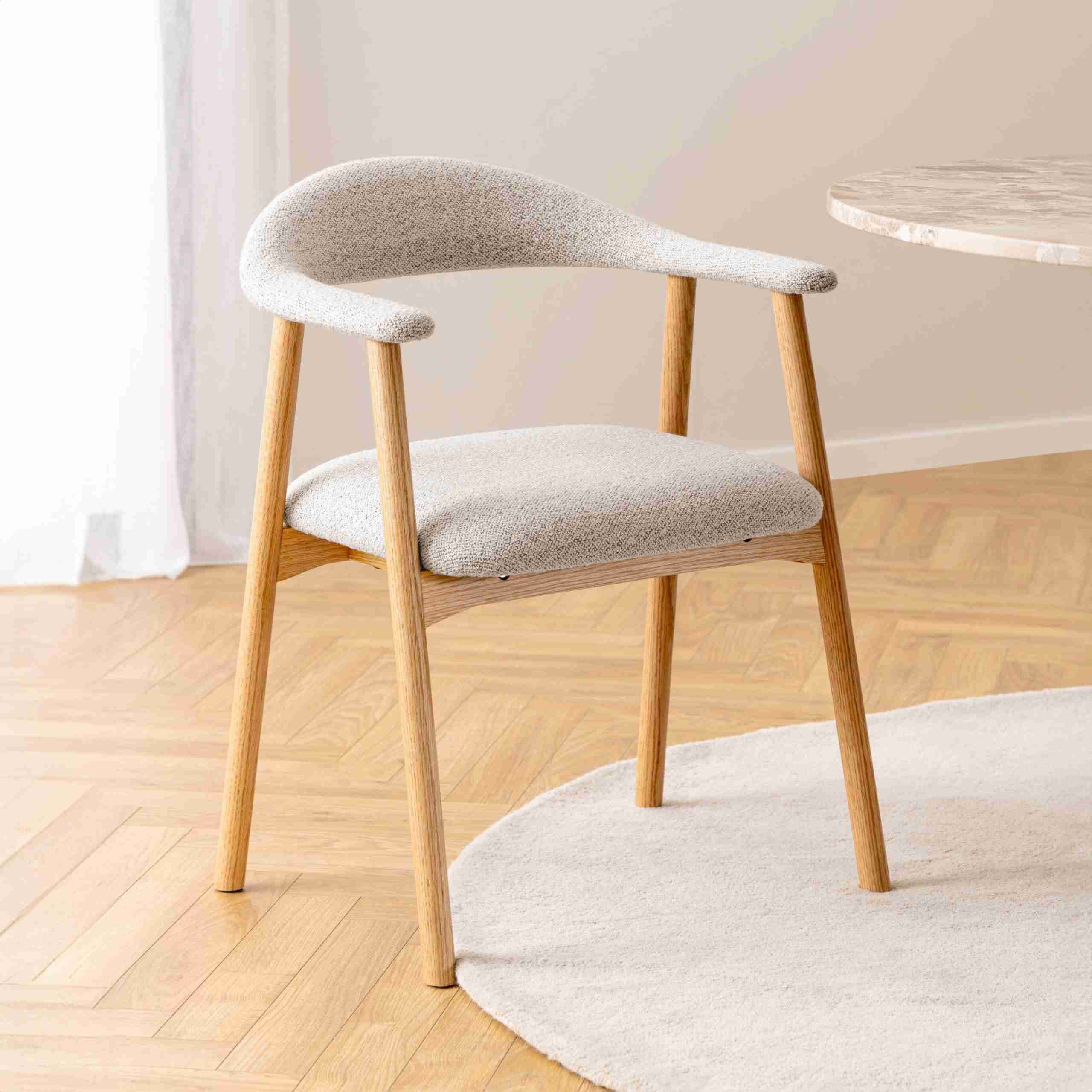 Bendt Eetkamerstoel 'Gerado' Eikenhout en bouclé, kleur Beige