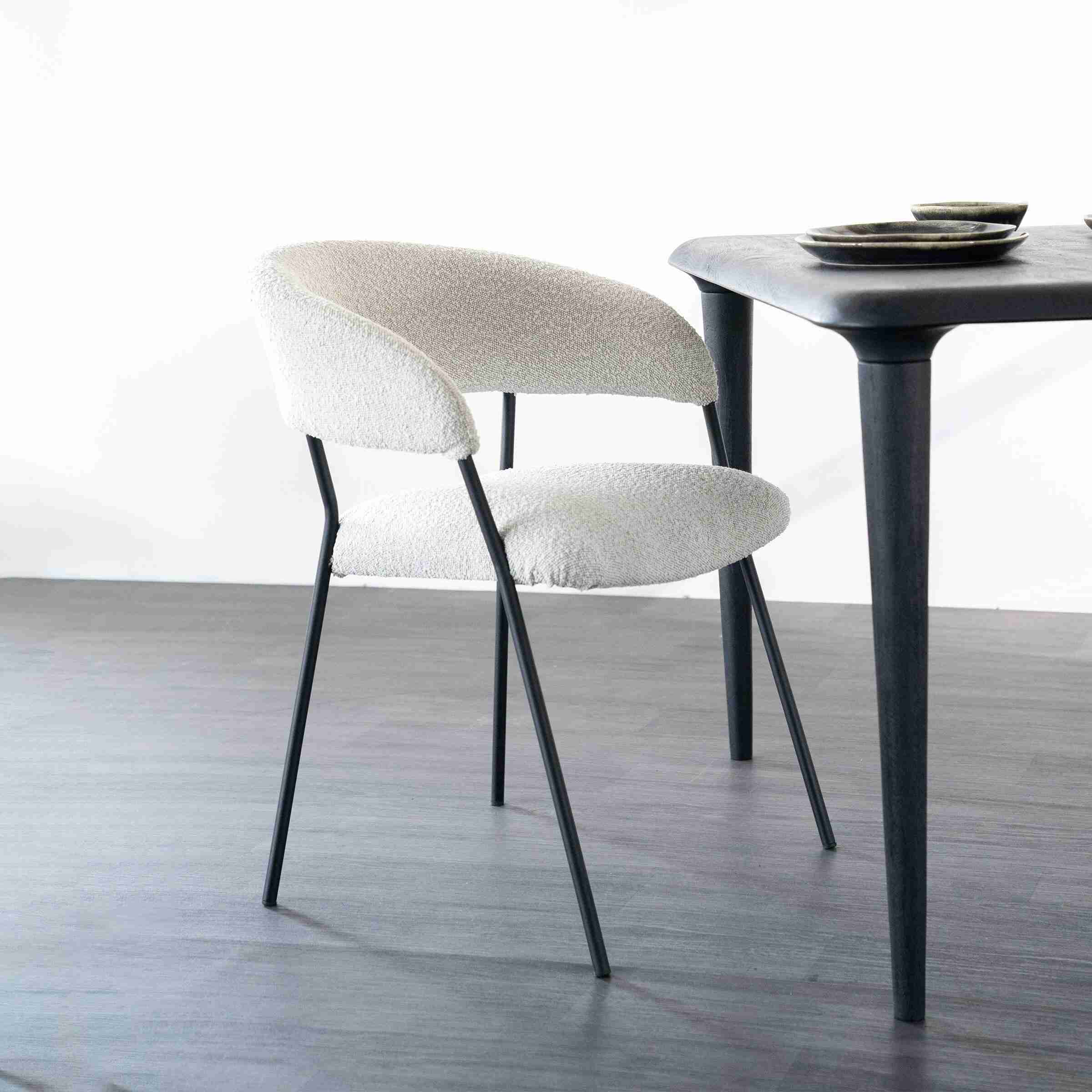 Eleonora Eetkamerstoel 'Luka' Bouclé, kleur Beige