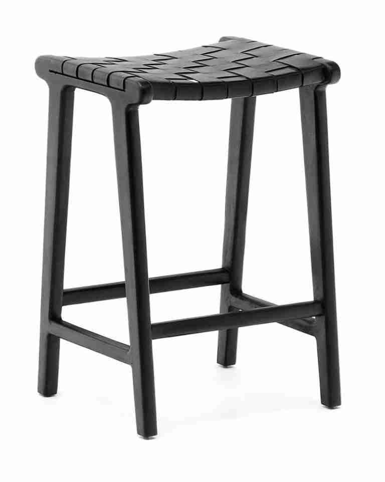 Kave Home Barkruk 'Calixta' Hout en leder, kleur Zwart (zithoogte 67cm)