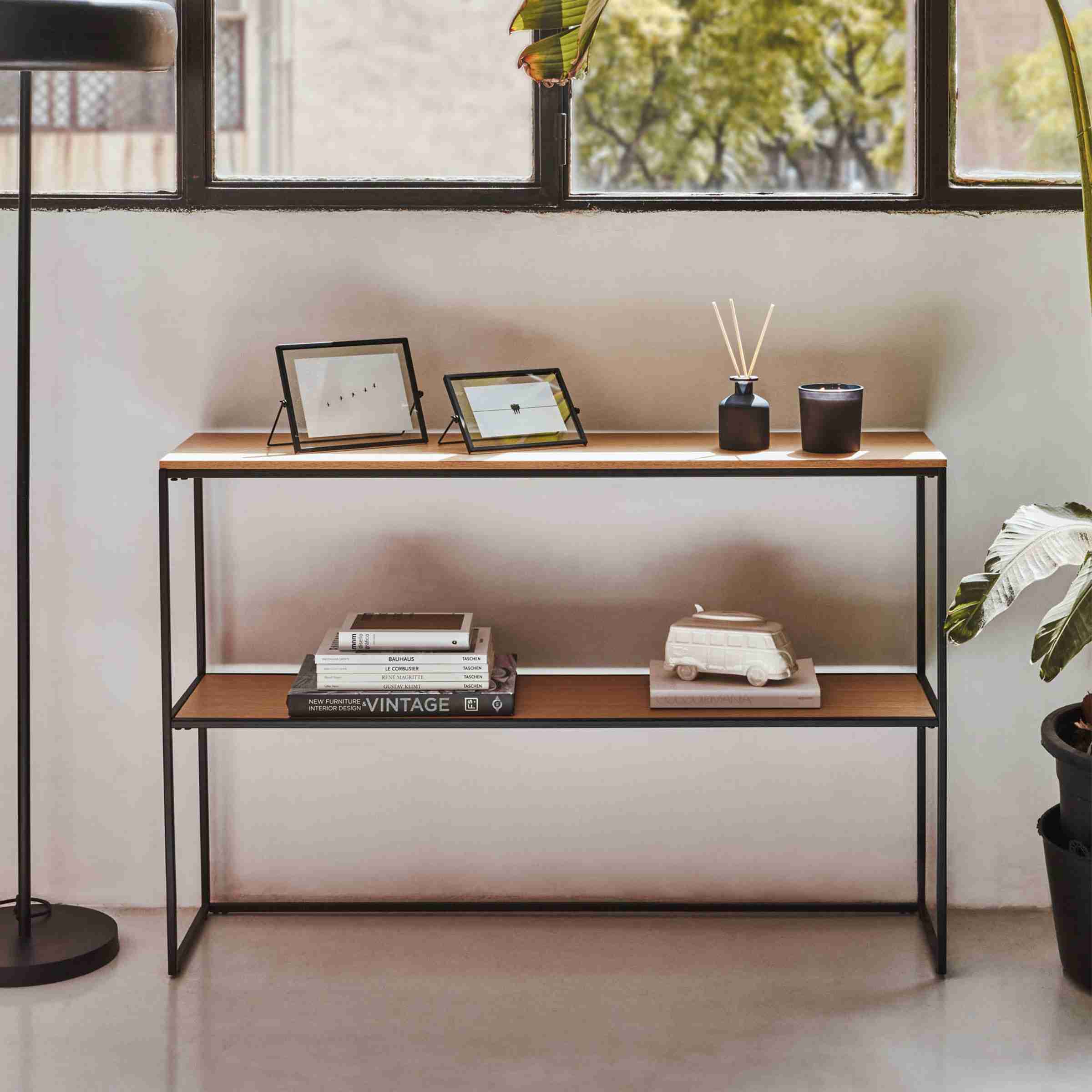 Kave Home Sidetable 'Yoana' Eiken en metaal, 120cm, kleur