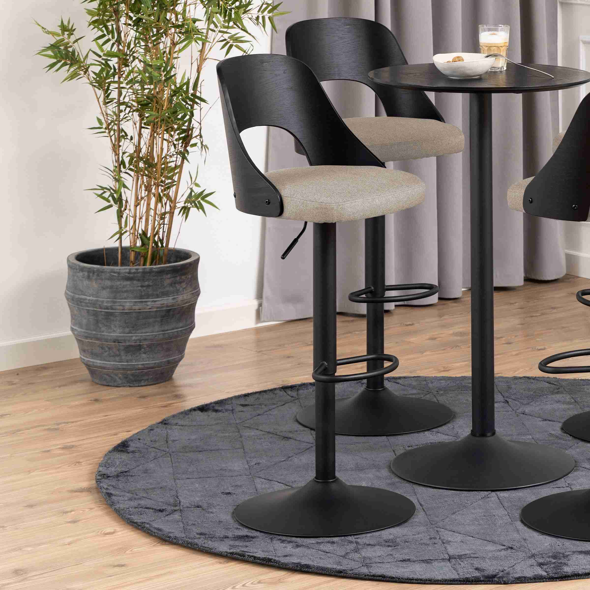 Bendt Draaibare Barkruk 'Vila' kleur Zand (zithoogte 62-84cm)