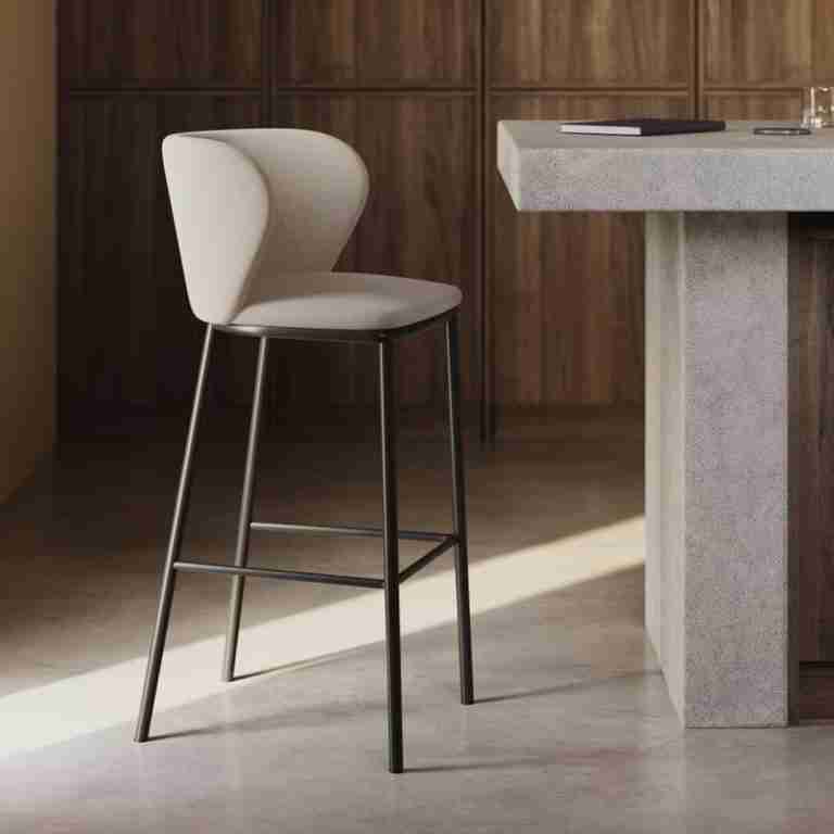 Kave Home Barstoel 'Ciselia' Chenille (zithoogte 65cm), kleur beige