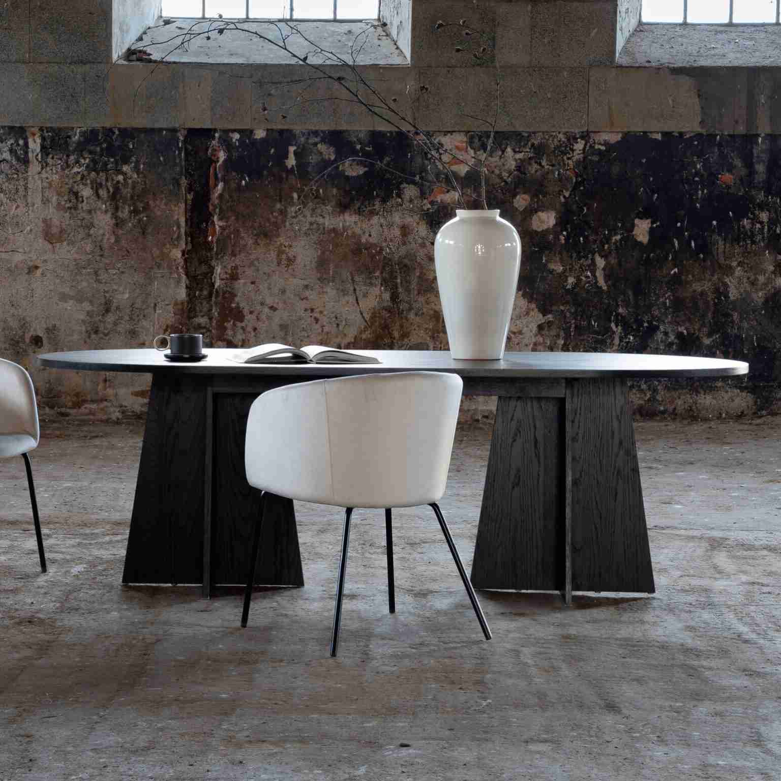 Nohr Ovale Eettafel 'Cynthiaann' 230 x 115cm, kleur Zwart