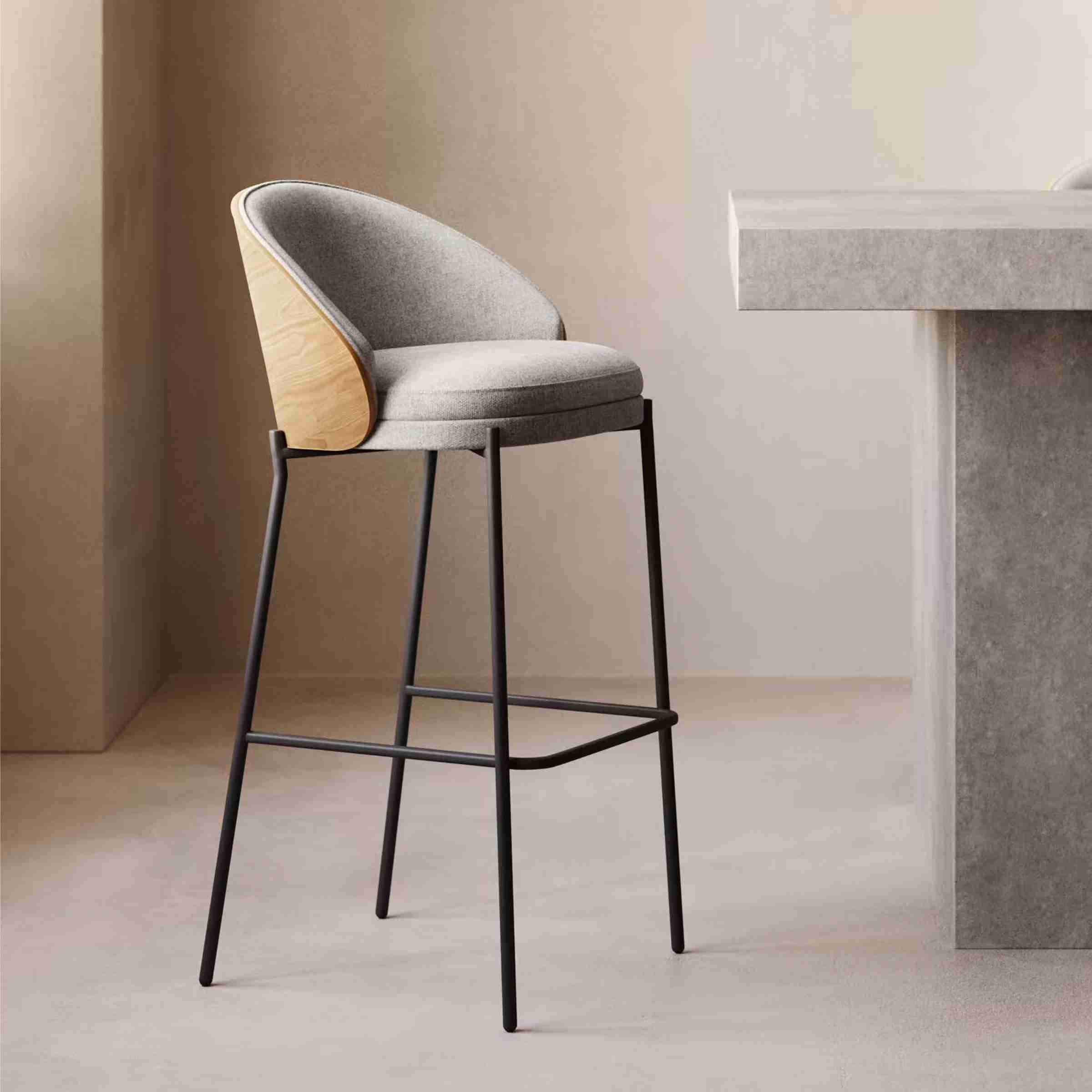 Kave Home Barkruk 'Eamy' Essenhout, kleur Lichtgrijs/Naturel (zithoogte 77cm)