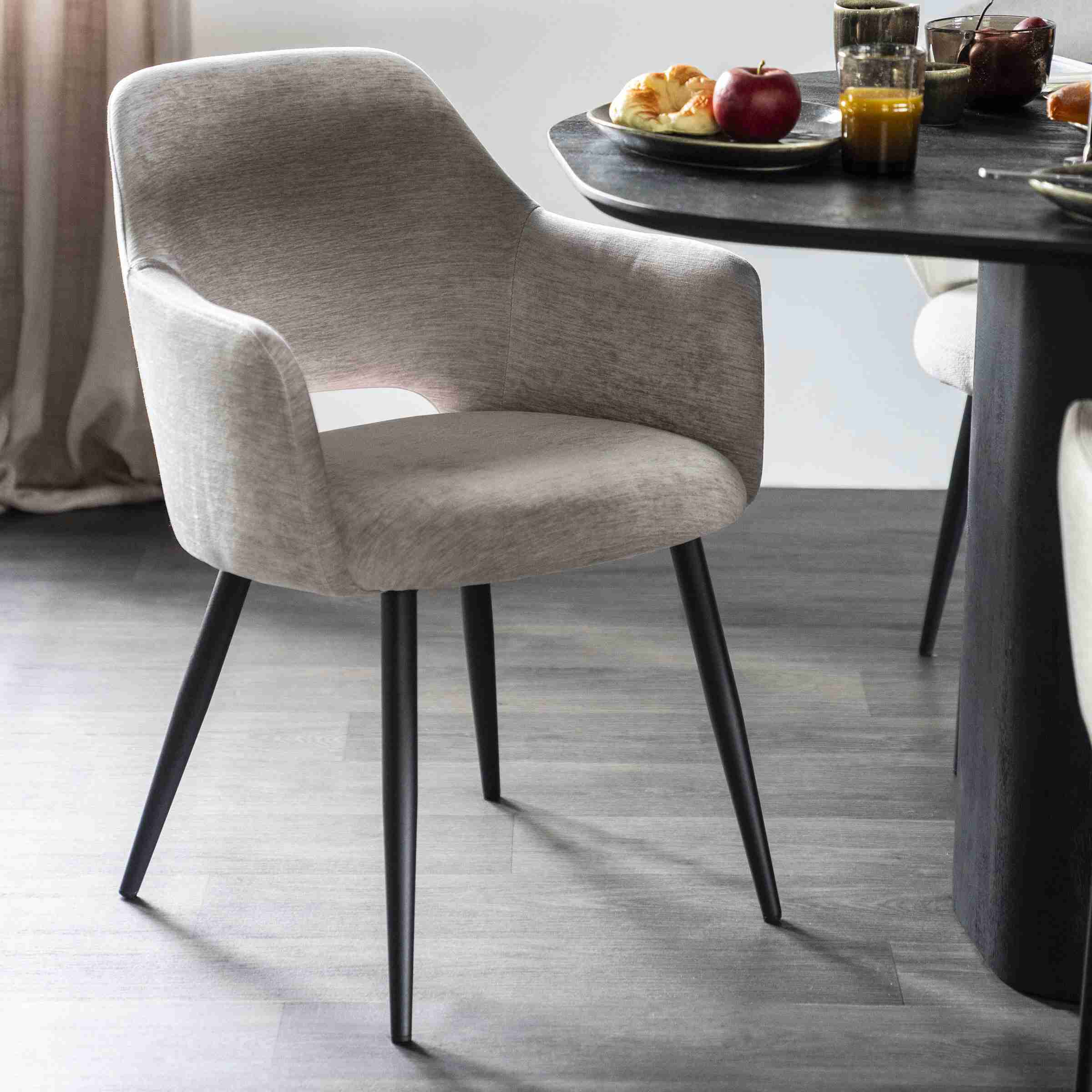 Eleonora Eetkamerstoel 'Esmee' Met armleuning, kleur Beige
