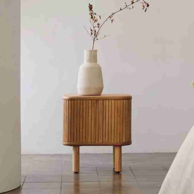 Kave Home Nachtkastje 'Mailen' Essenhout, 50 x 40cm, kleur Naturel