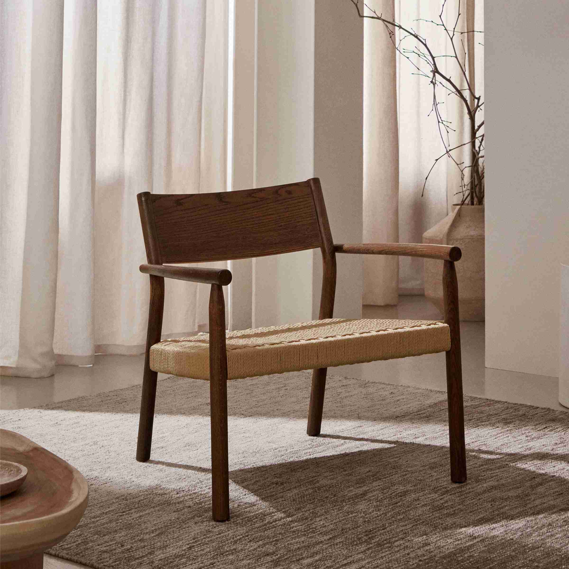 Kave Home Fauteuil 'Yalia' Eikenhout, kleur Walnoot