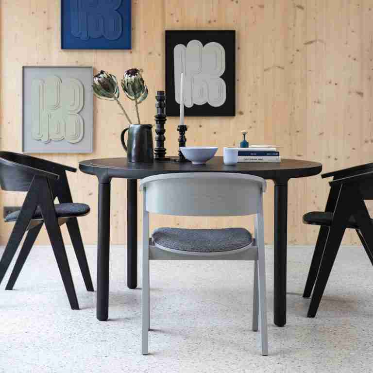 Zuiver Ronde Eettafel 'Storm' Essenhout, 128cm, kleur Zwart