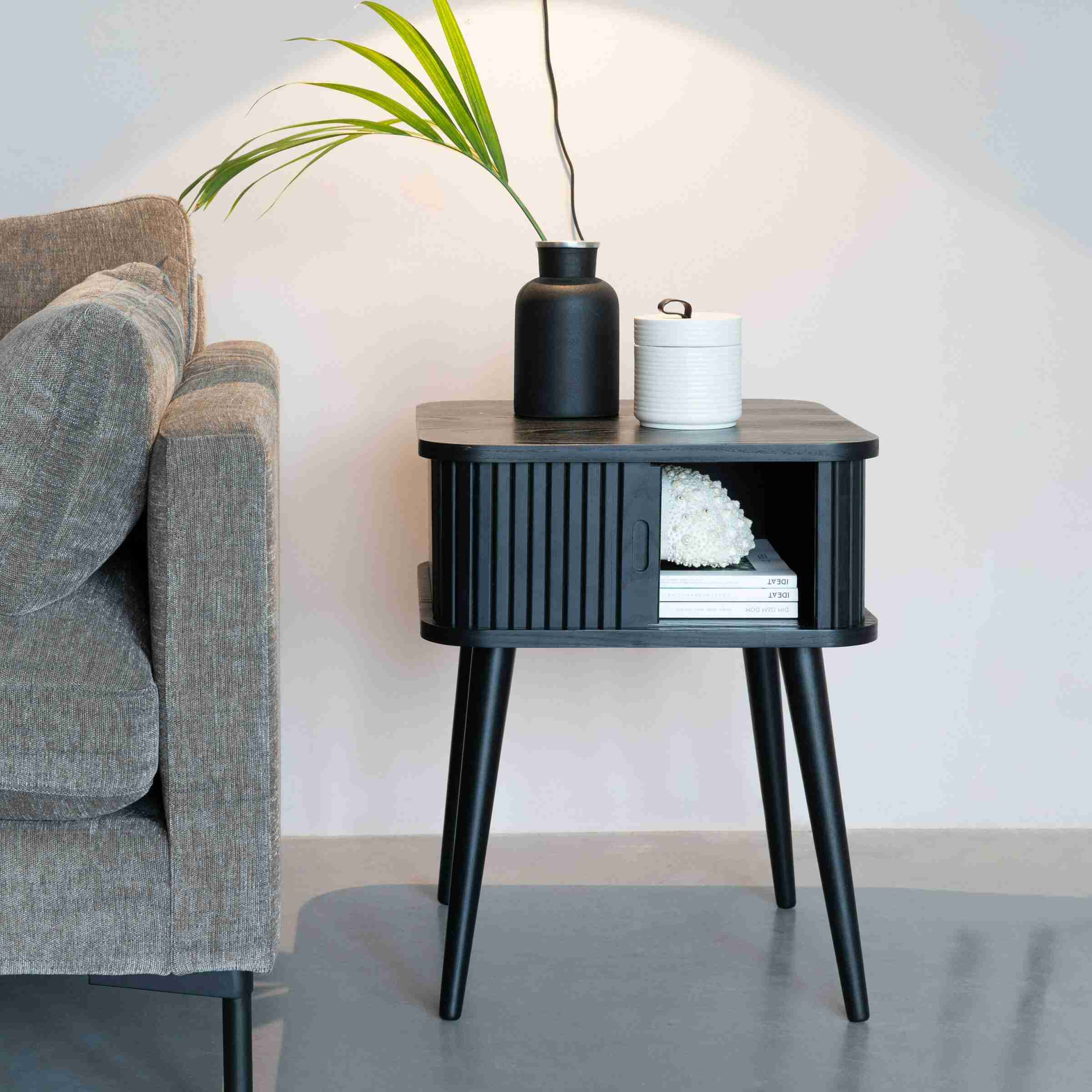 Zuiver Bijzettafel/Nachtkastje 'Barbier' Essenhout, kleur Zwart
