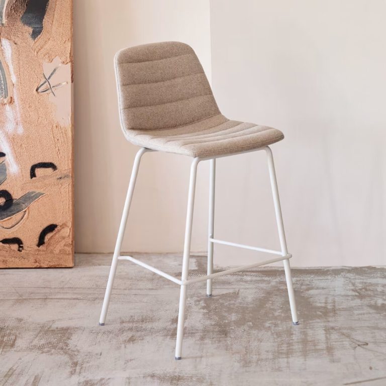 Kave Home Barkruk 'Zunilda' Chenille, kleur Beige