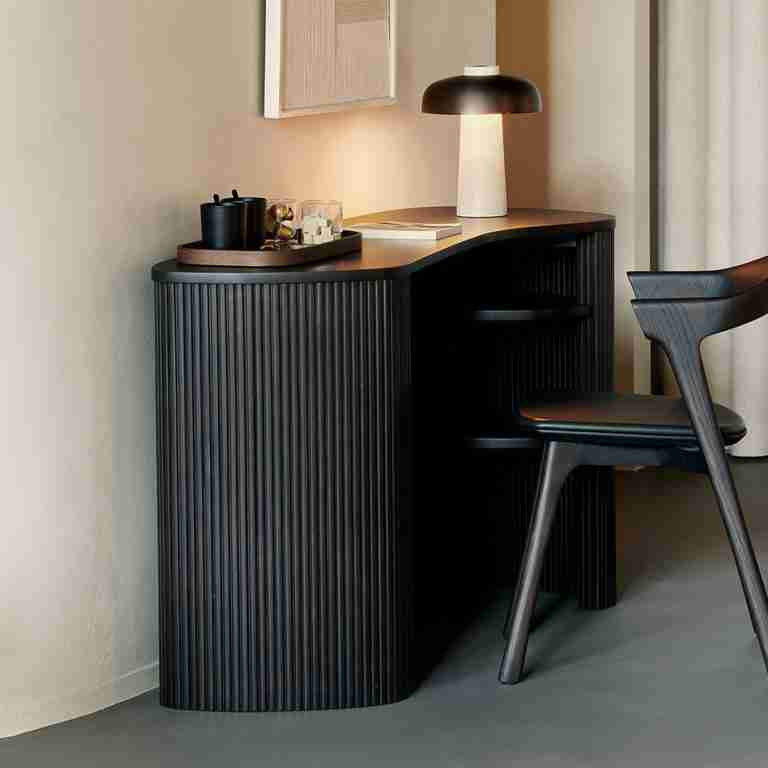 Ethnicraft Organisch Bureau Roller Max Gevernist Mahoniehout, 137 x 52cm - Donkerbruin