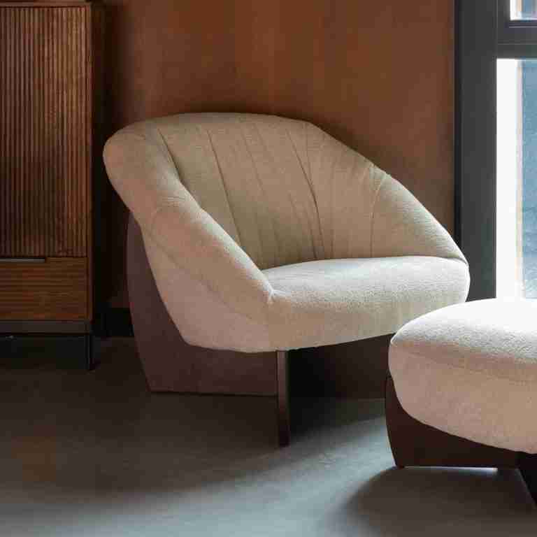Dutchbone Fauteuil Emilius Bouclé en rubberhout - Beige