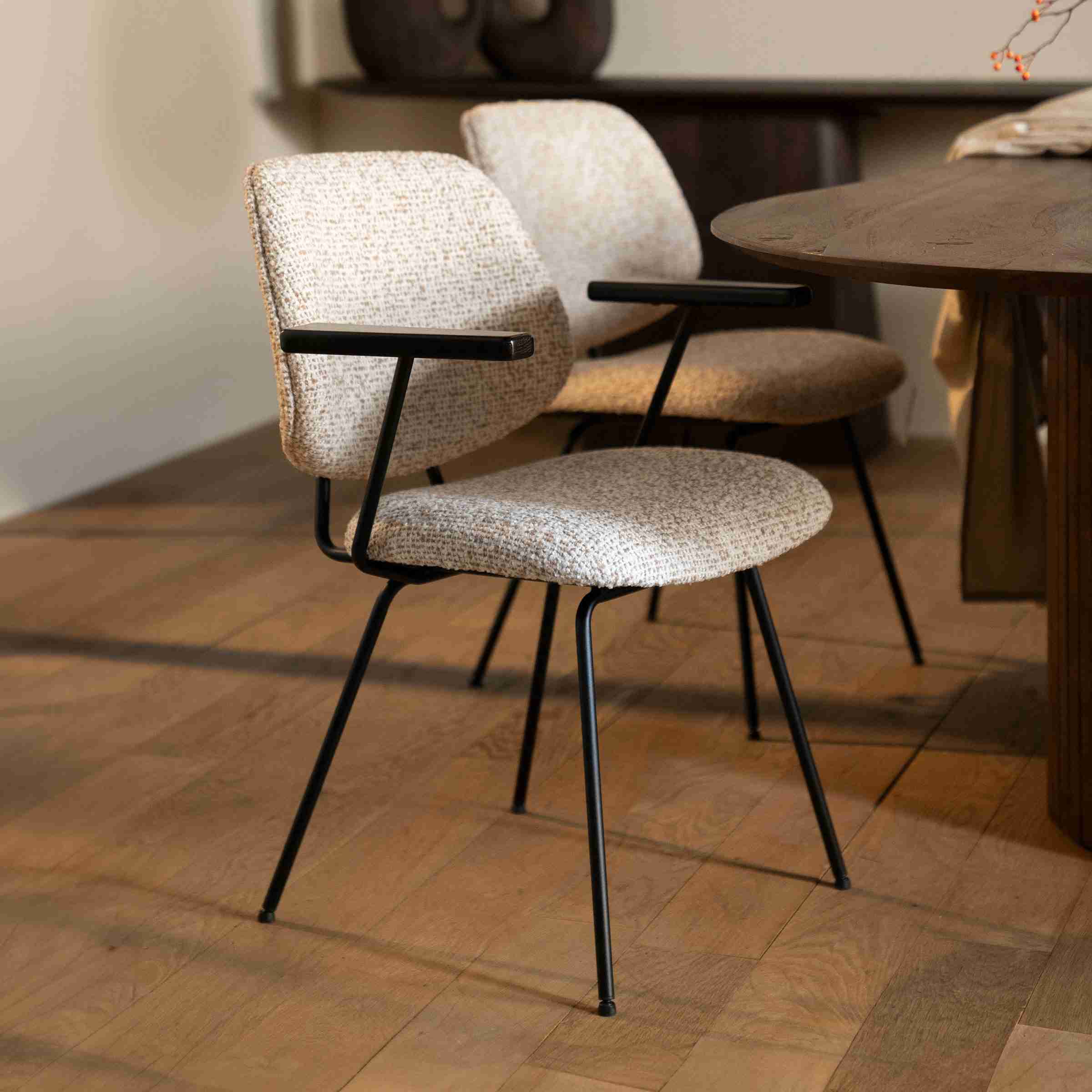 Eleonora Eetkamerstoel Jon Met armleuning - Beige
