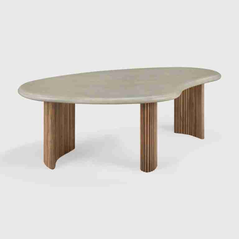 Ethnicraft Organische Outdoor Salontafel Boomerang Beton en teakhout, 126 x 74cm - Grijs