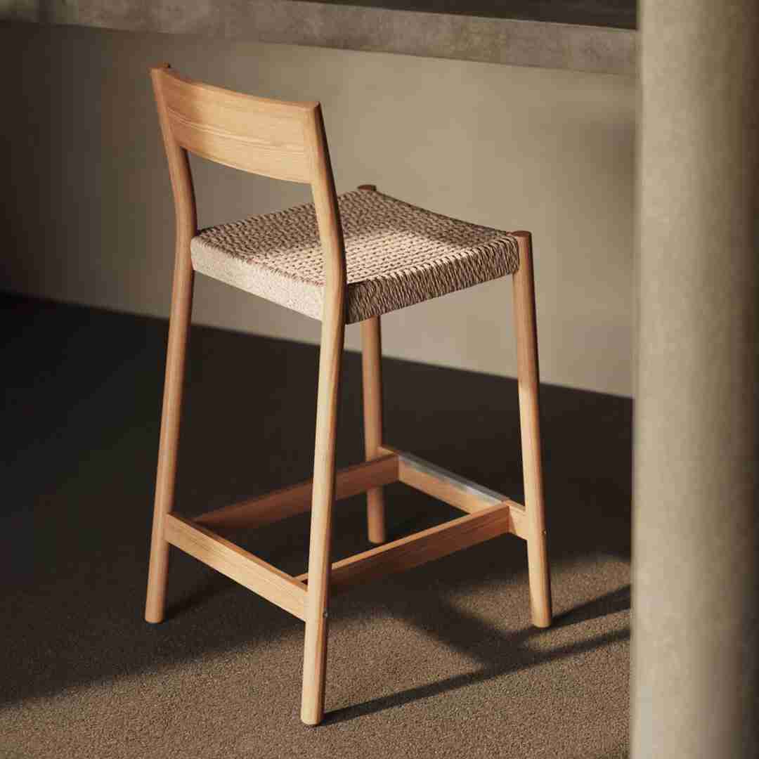 Kave Home Barkruk Yalia Eikenhout - Naturel (zithoogte 65cm)