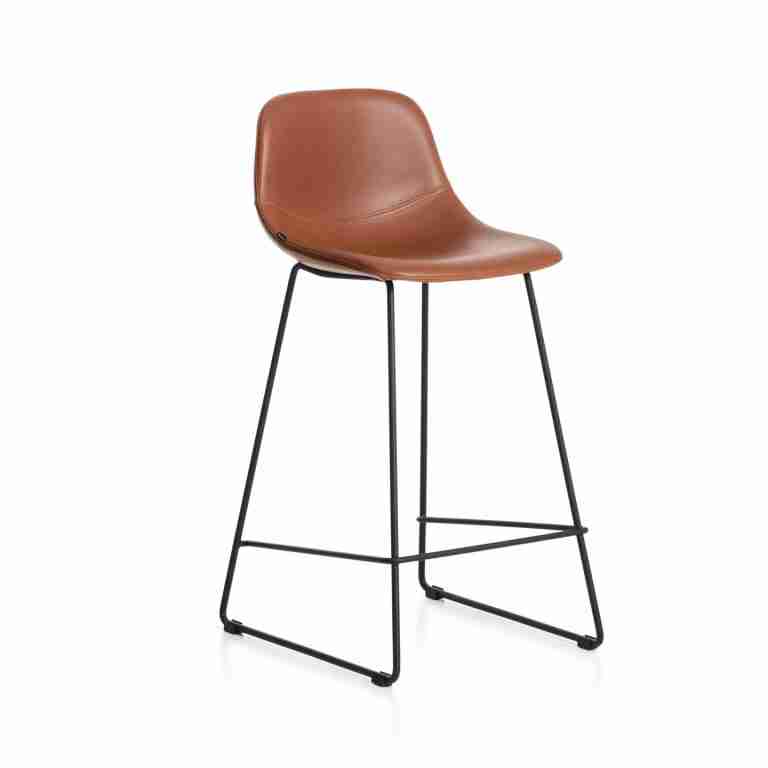 Kave Home Barkruk Zahara Lederlook - Bruin (zithoogte 76cm)