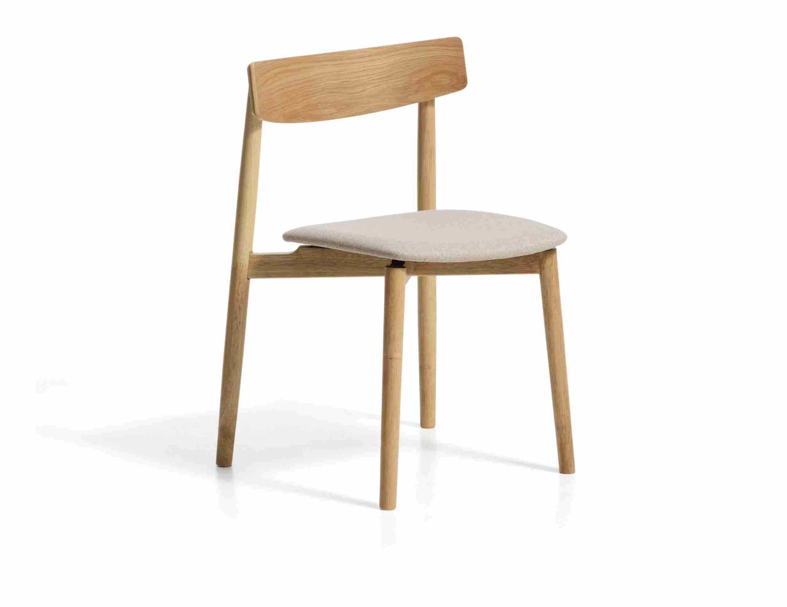 Kave Home Eetkamerstoel Evera Chenille en eiken - Beige/Naturel