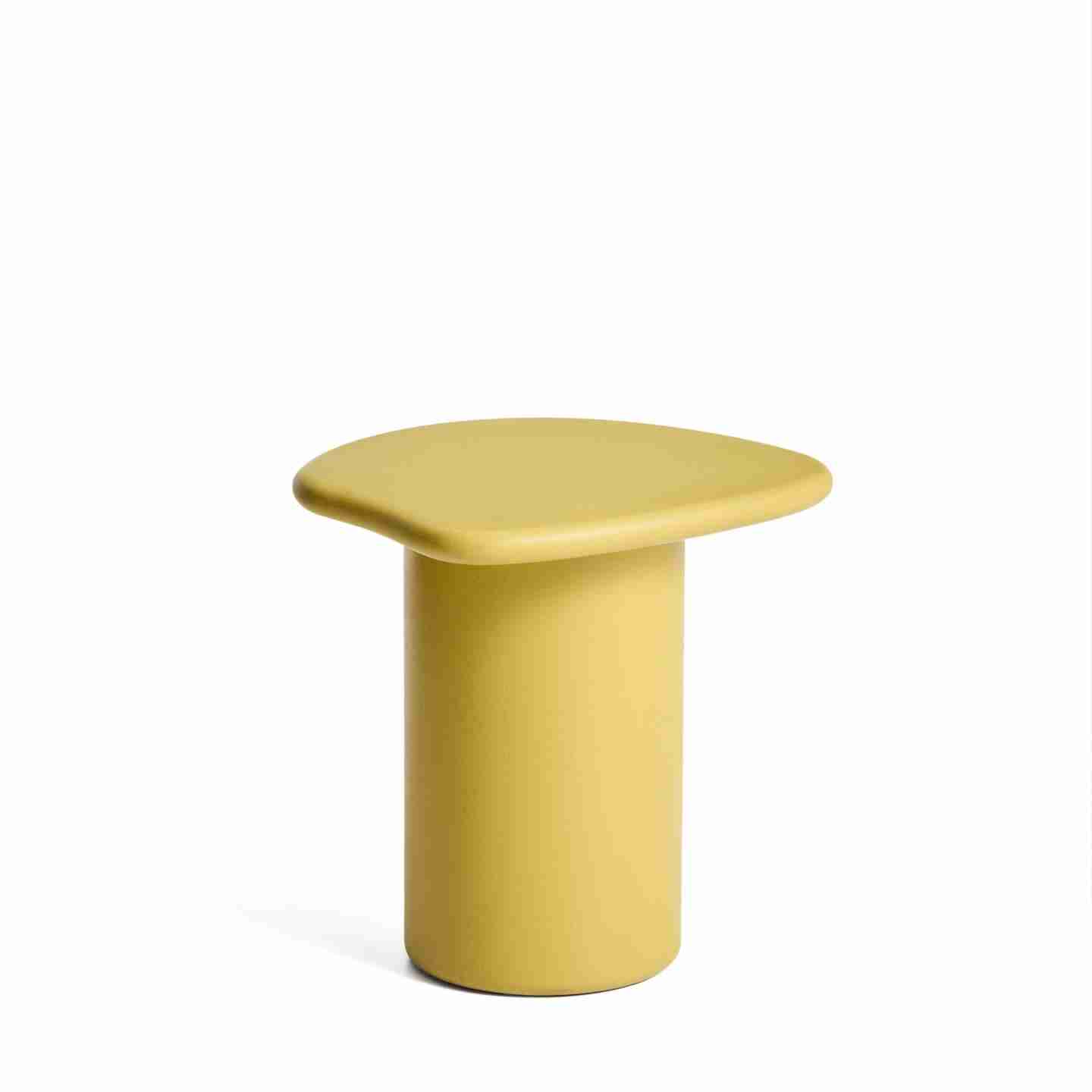 Kave Home Organische Bjizettafel Macarella Beton, 48 x 47cm - Mosterdgeel
