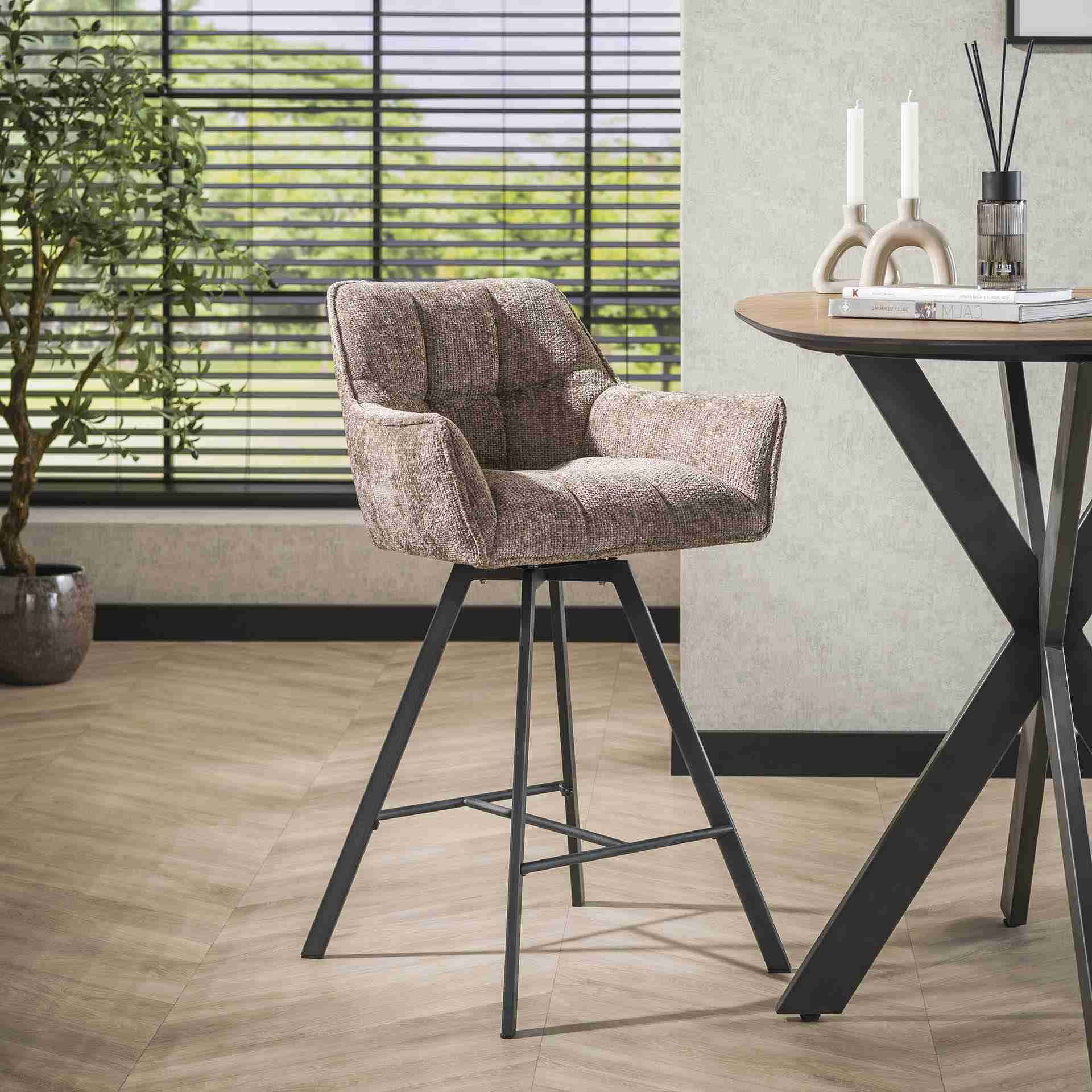LifestyleFurn Draaibare Barstoel Thandie Rich stof - Champagne (zithoogte 69cm)