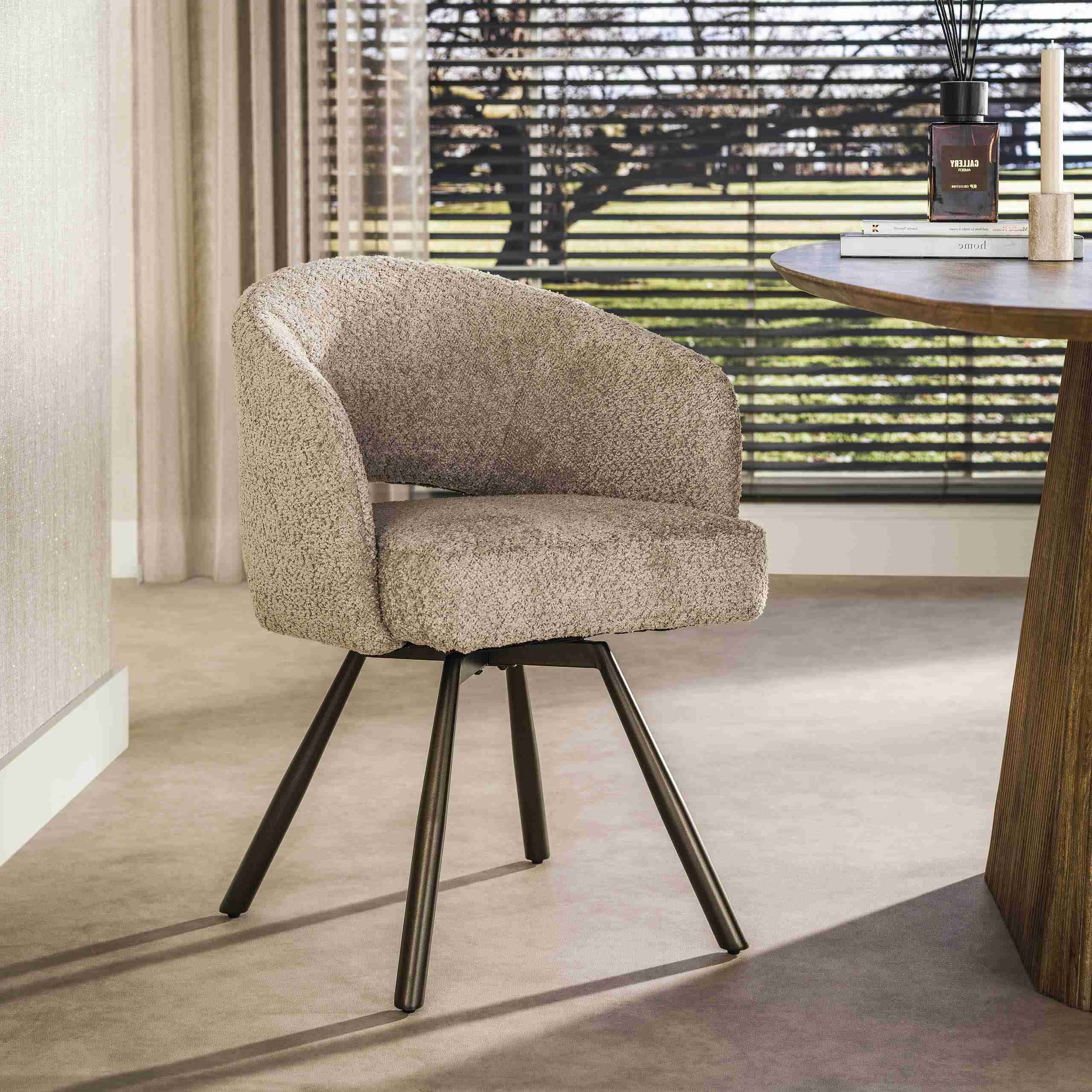 LifestyleFurn Draaibare Eetkamerstoel Shakemia Bouclé - Zand/Bruin