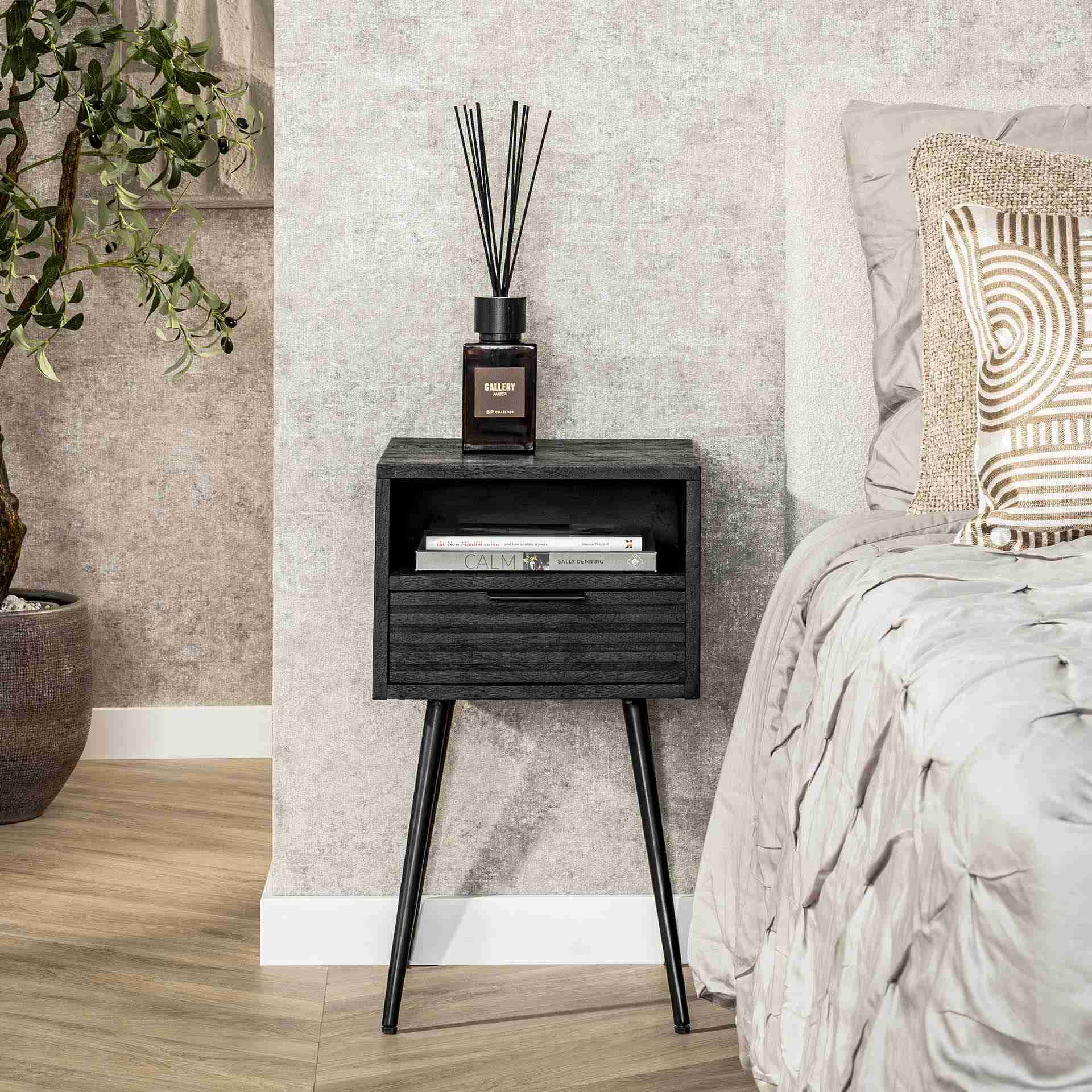 LifestyleFurn Smal Nachtkastje Novy Mangohout met 1 lade - zwart