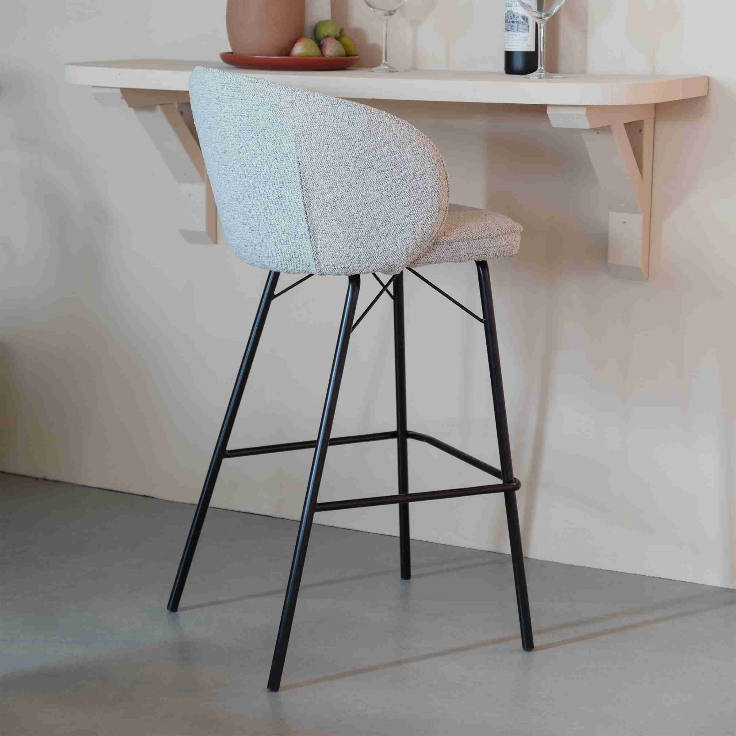 ZILT Barkruk Jacquelyne Bouclé - Beige (zithoogte 75cm)