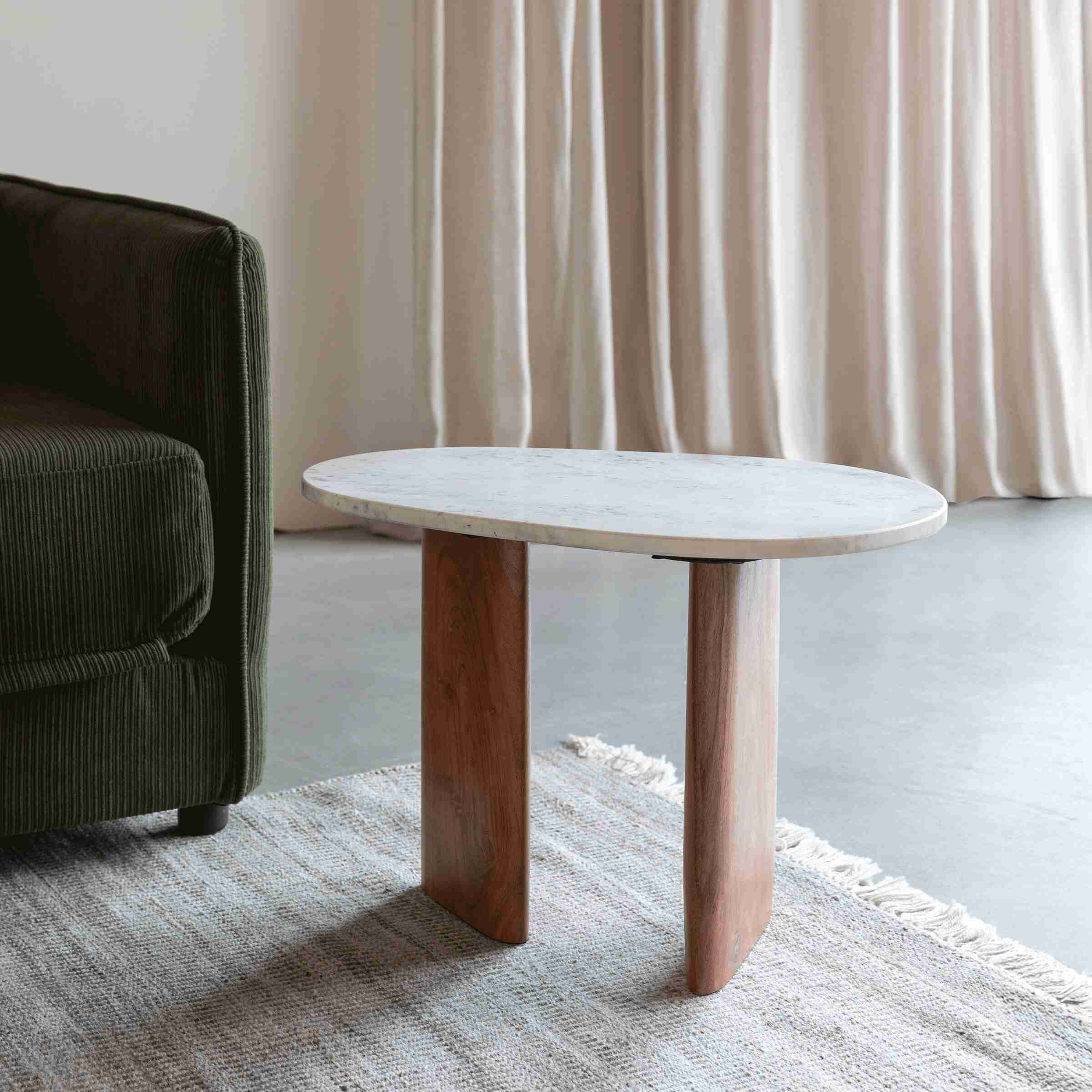 ZILT Bijzettafel Jama Marmer en Acaciahout, 56 x 37cm - Wit - Organisch