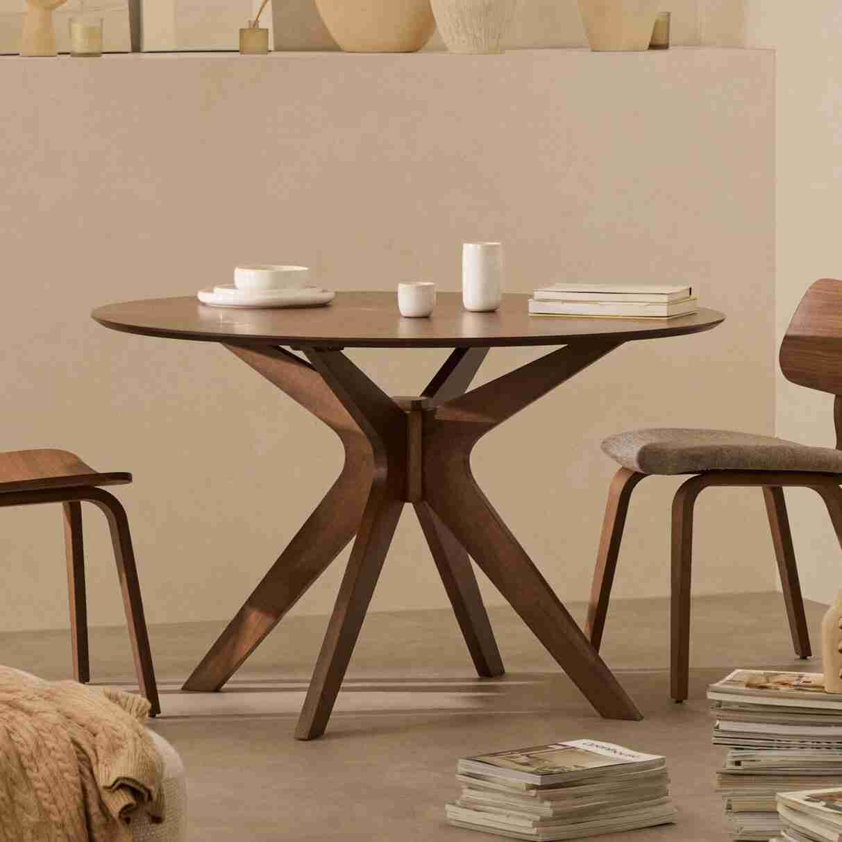 Kave Home Ronde Eettafel Naanim Walnoot en rubberhout, 120cm